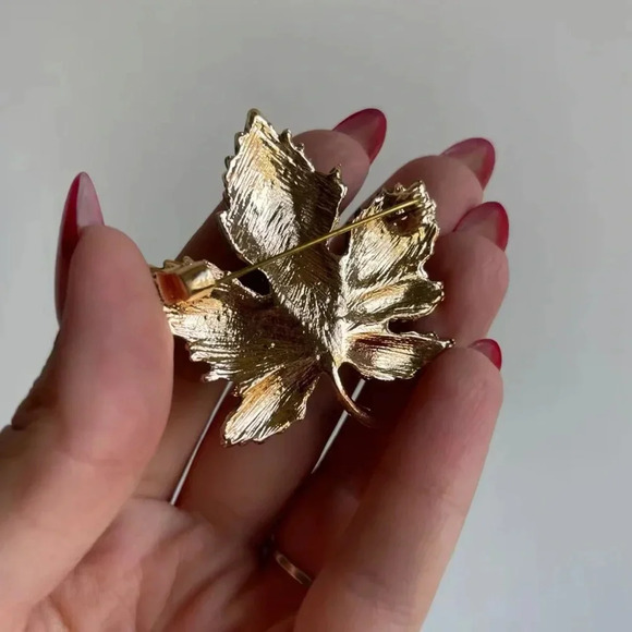 Bria Red Maple Leaf Orange Crystal Brooch - Picture 5 of 7
